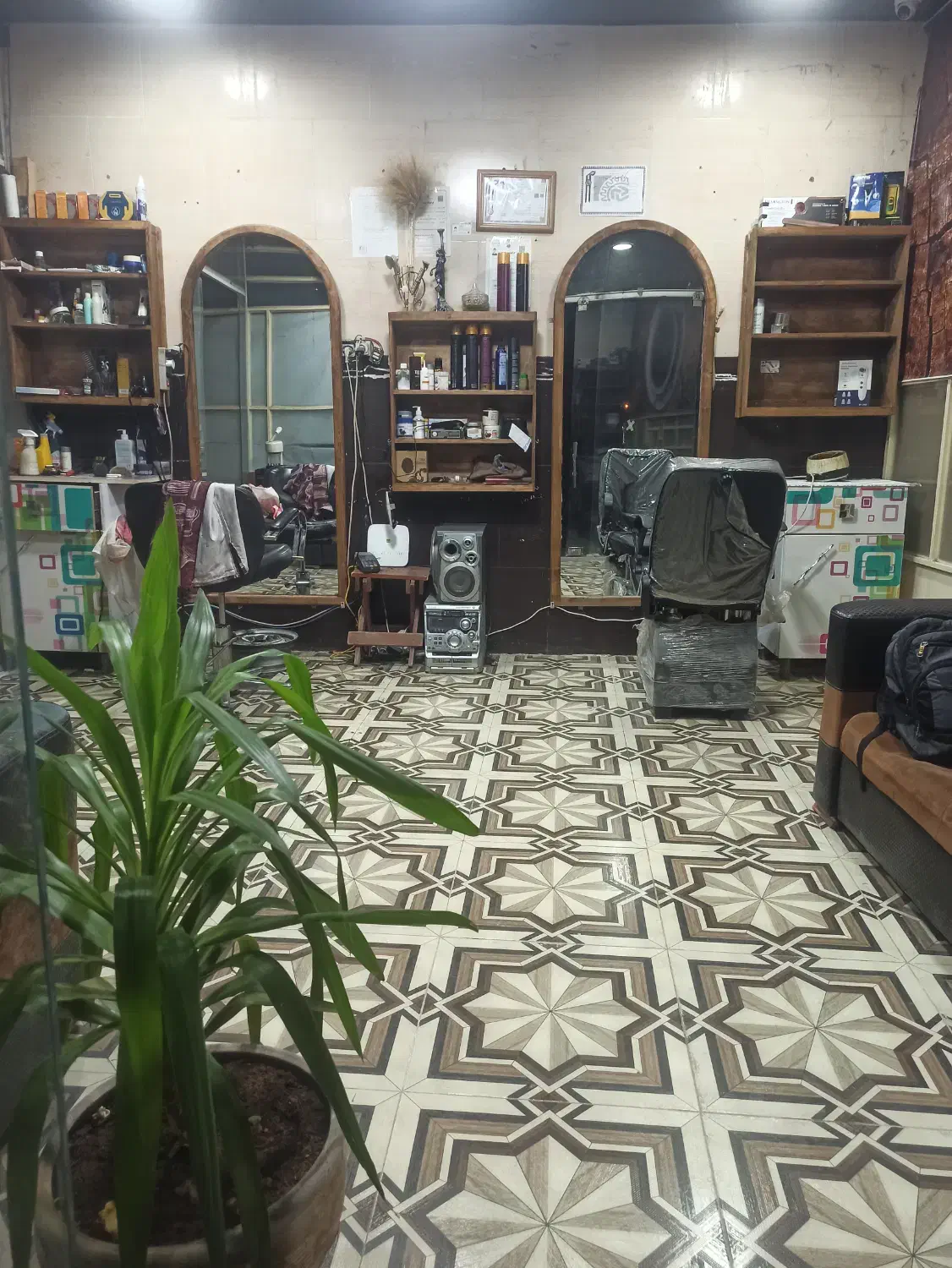 تابلو آرایشگاه با دکور و لوازم|آرایشگاه و سالنهای زیبایی|کوه چنار, |دیوار