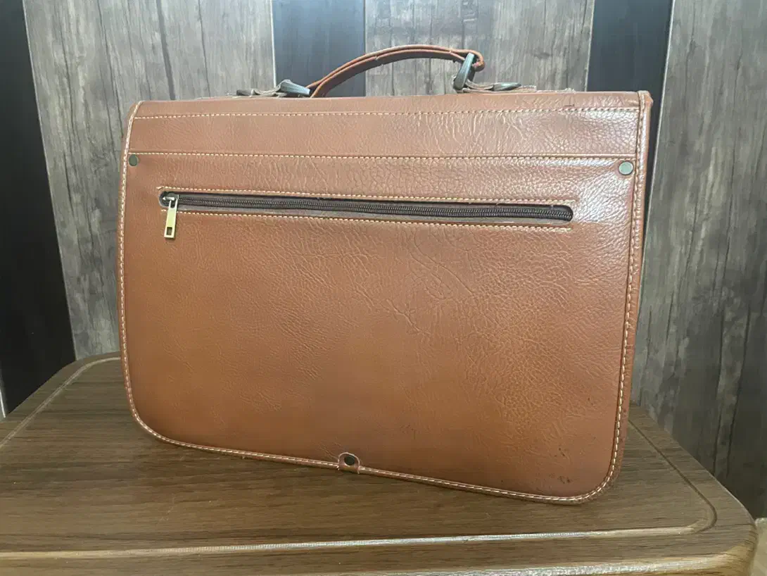 کیف دیپلمات|کیف، کفش، کمربند|کازرون, |دیوار