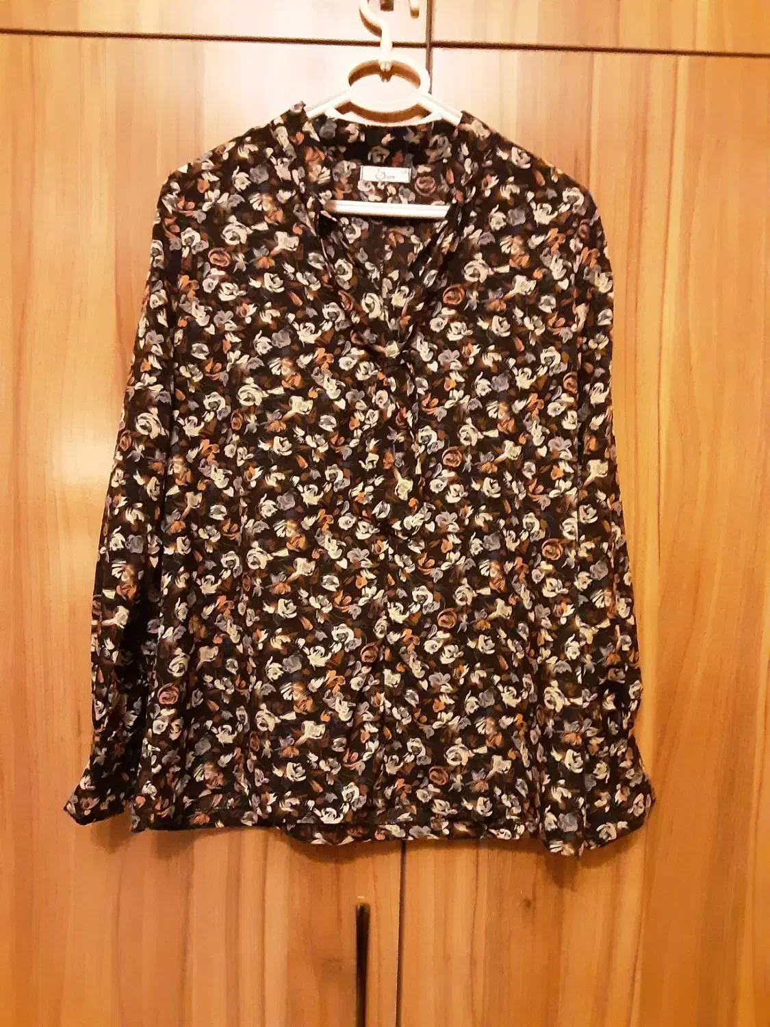 شومیز ، کت|لباس|رشت, گلباغ نماز|دیوار