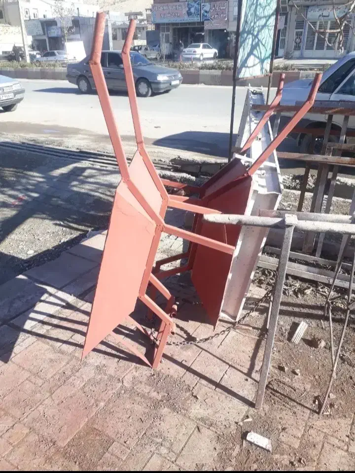 فرغون فرقون|ابزارآلات|ایوان, |دیوار