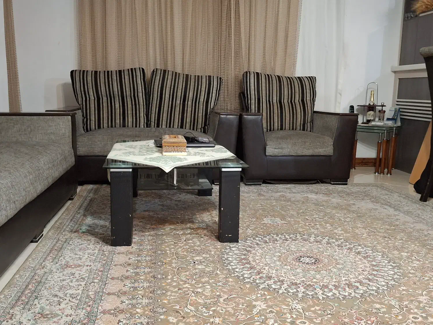 مبلمان 7 نفره برند بهار نارنج به همراه جلو مبلی|مبلمان خانگی و میز عسلی|نور, |دیوار