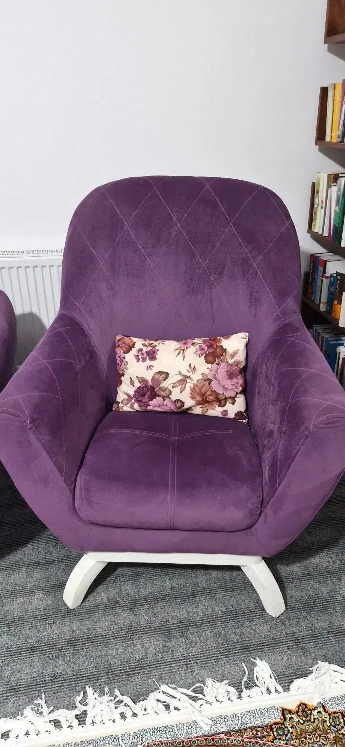 مبل ۵ نفره کاملا سالم و تمیز|مبلمان خانگی و میز عسلی|آستارا, |دیوار