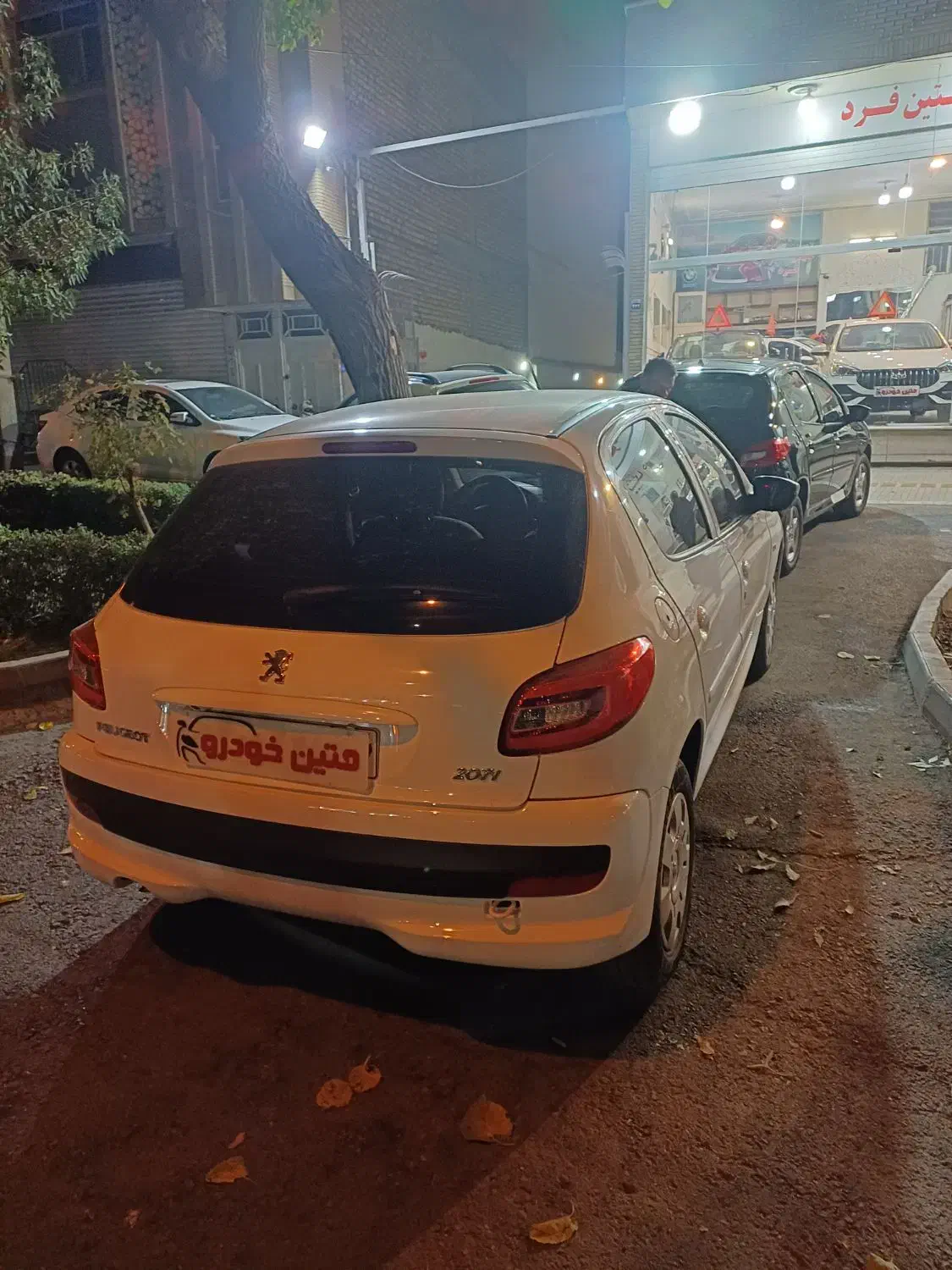 ۲۰۷ اتومات مدل ۹۹ قابل معاوضه|خودرو سواری و وانت|اصفهان, فروردین|دیوار