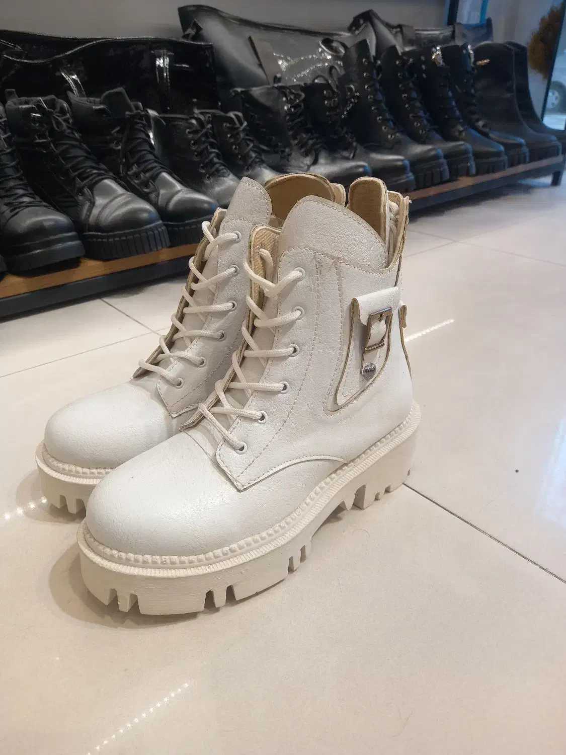 کفش نیم بوت زنانه|کیف، کفش، کمربند|قزوین, |دیوار