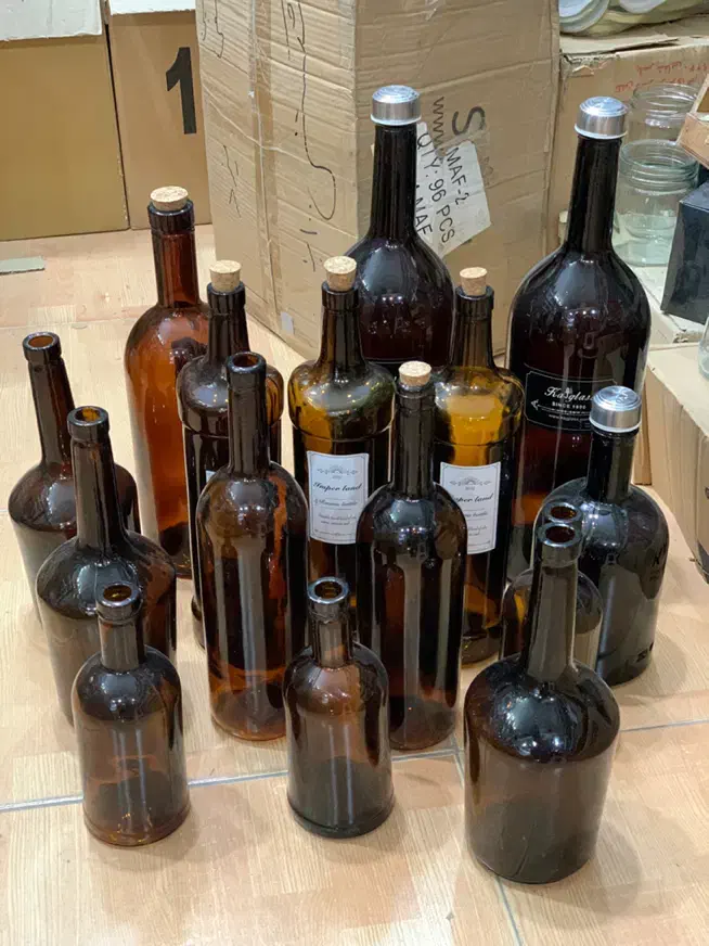 پخش بطری و بانکه و جار شیشه ایی|ظروف نگهدارنده، پلاستیکی، یکبارمصرف|یزد, |دیوار