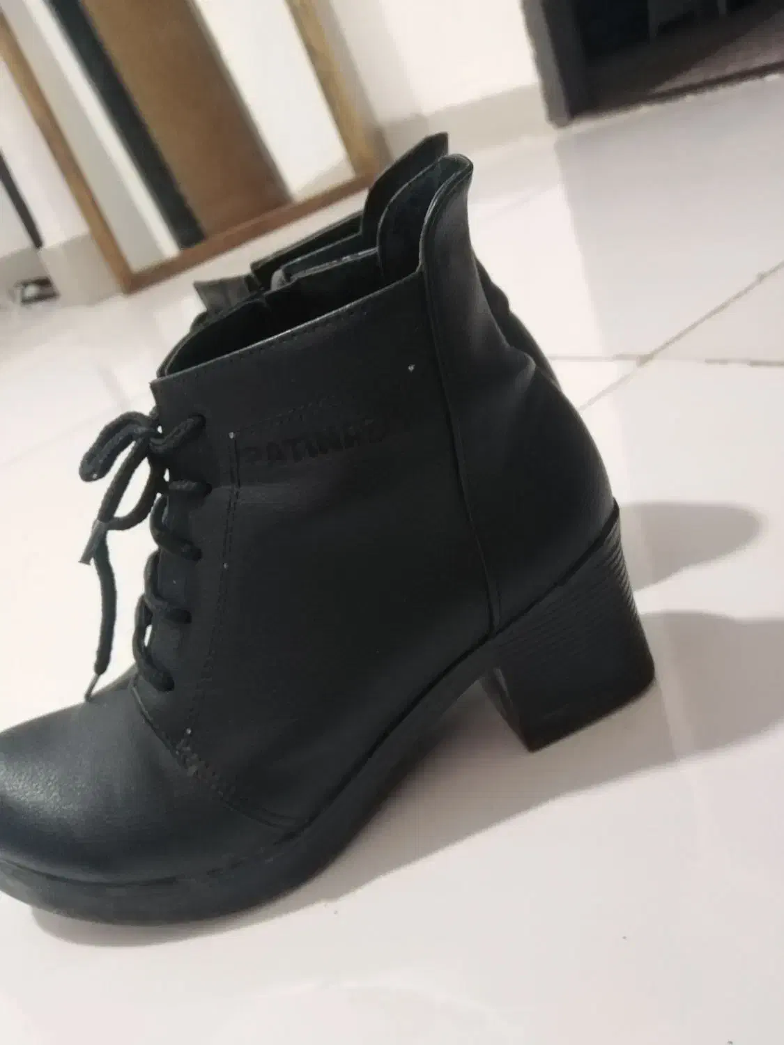 نیم بوت|کیف، کفش، کمربند|اسفراین, |دیوار