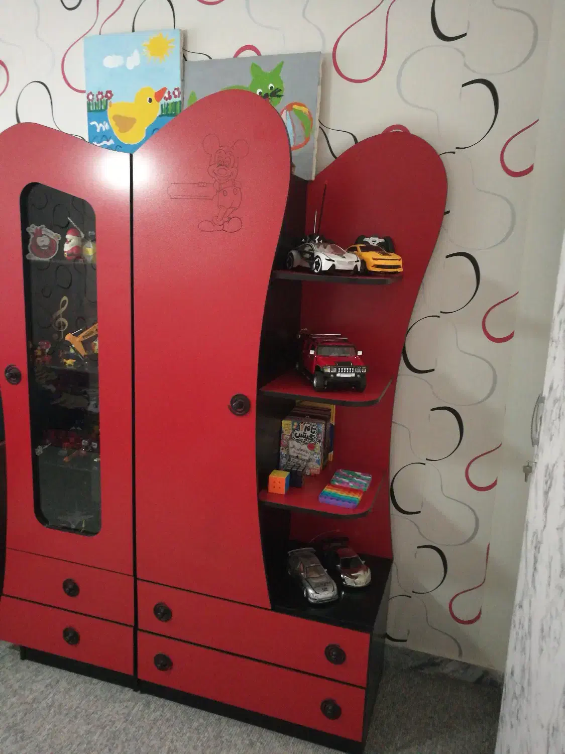 کمد و تخت و ننو|تخت و سرویس خواب|اندیشه, اندیشه فاز ۳|دیوار