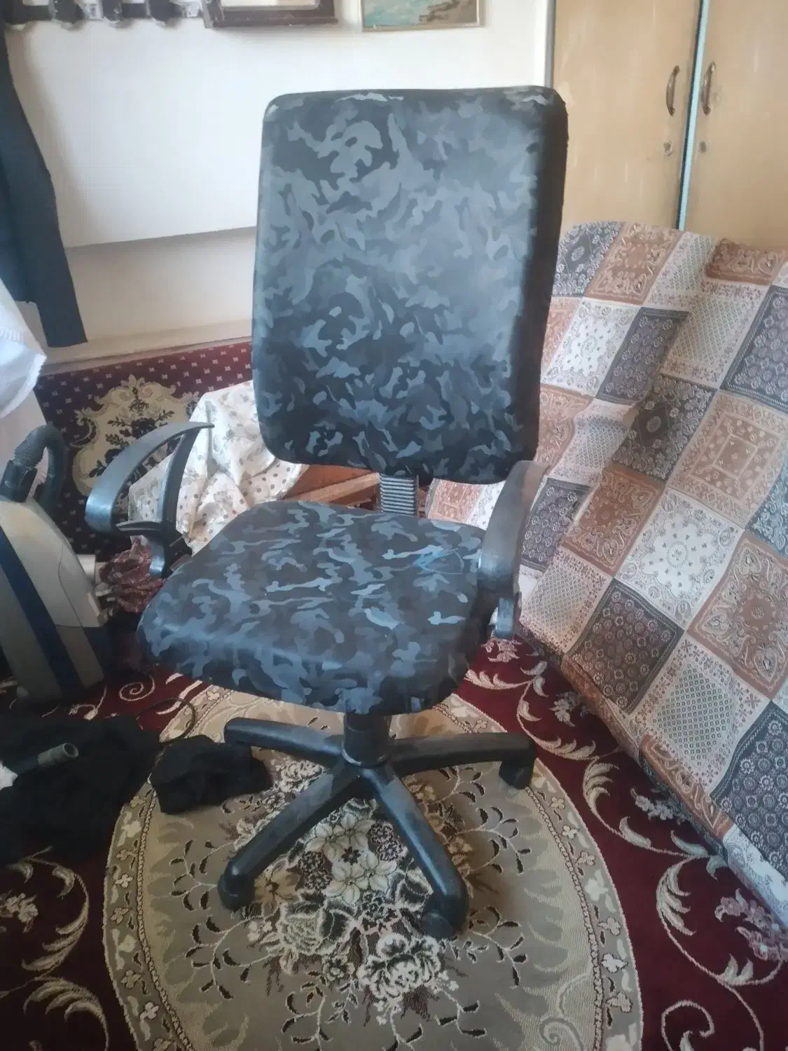 صندلی گردون|صندلی و نیمکت|سبزوار, هویزه|دیوار