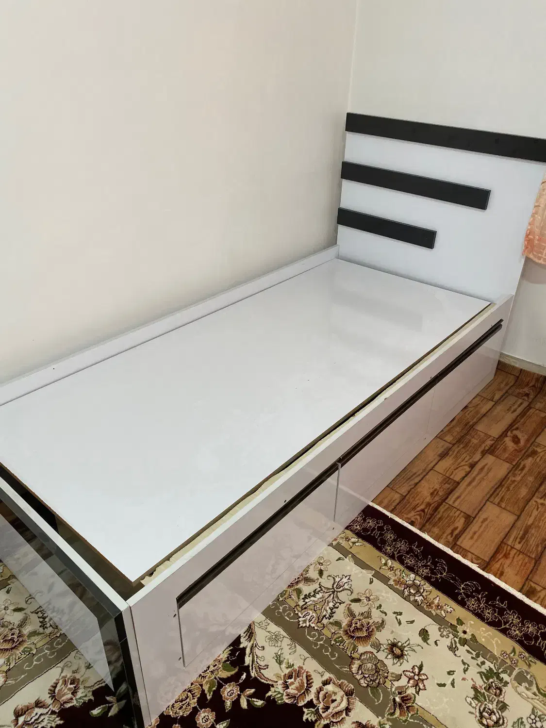 تخت خواب تک نفره نو|تخت و سرویس خواب|پارس‌آباد, |دیوار