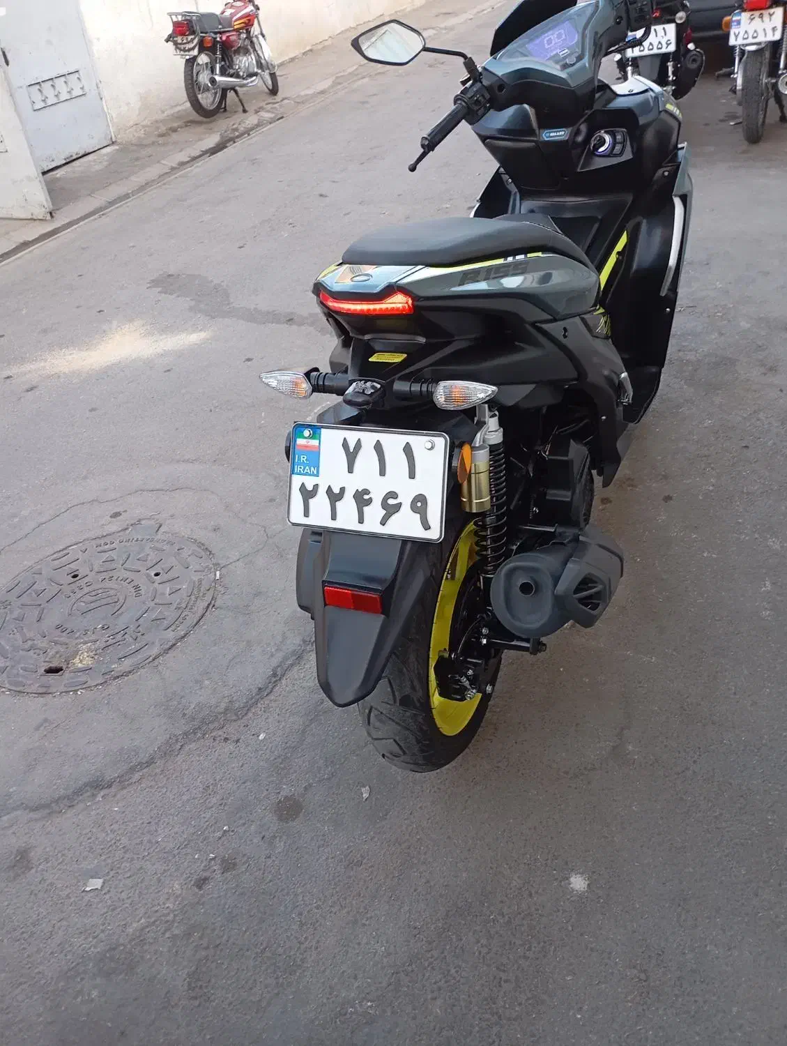 آیروکس 155 rفول. گلکسی|موتورسیکلت|شیراز, قلعه شاهزاده بیگم|دیوار