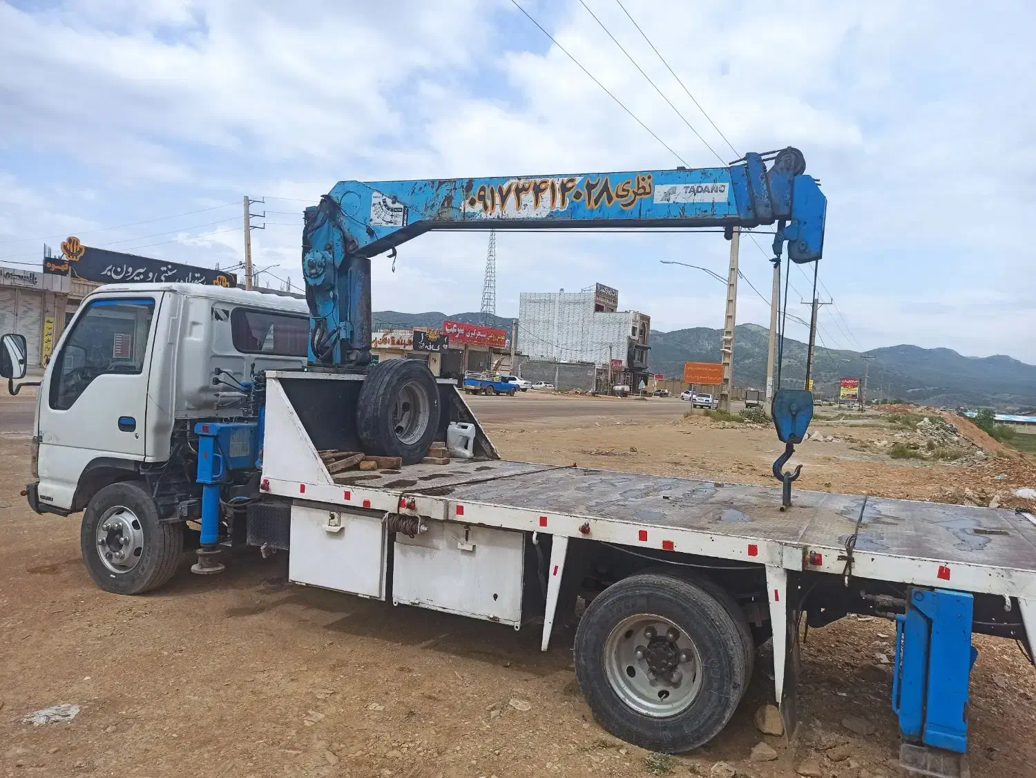 جرثقیل کفی دار جهت حمل کانکس تیرچه ماشین وغیره|خدمات حمل و نقل|یاسوج, |دیوار