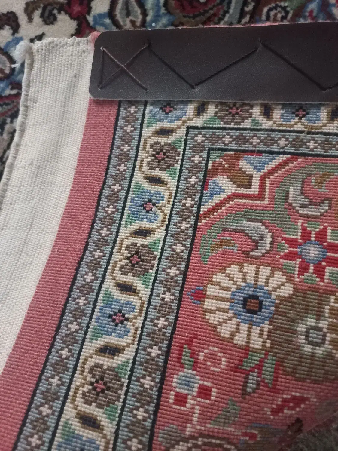 قالیچه|فرش|ری, شهادت|دیوار