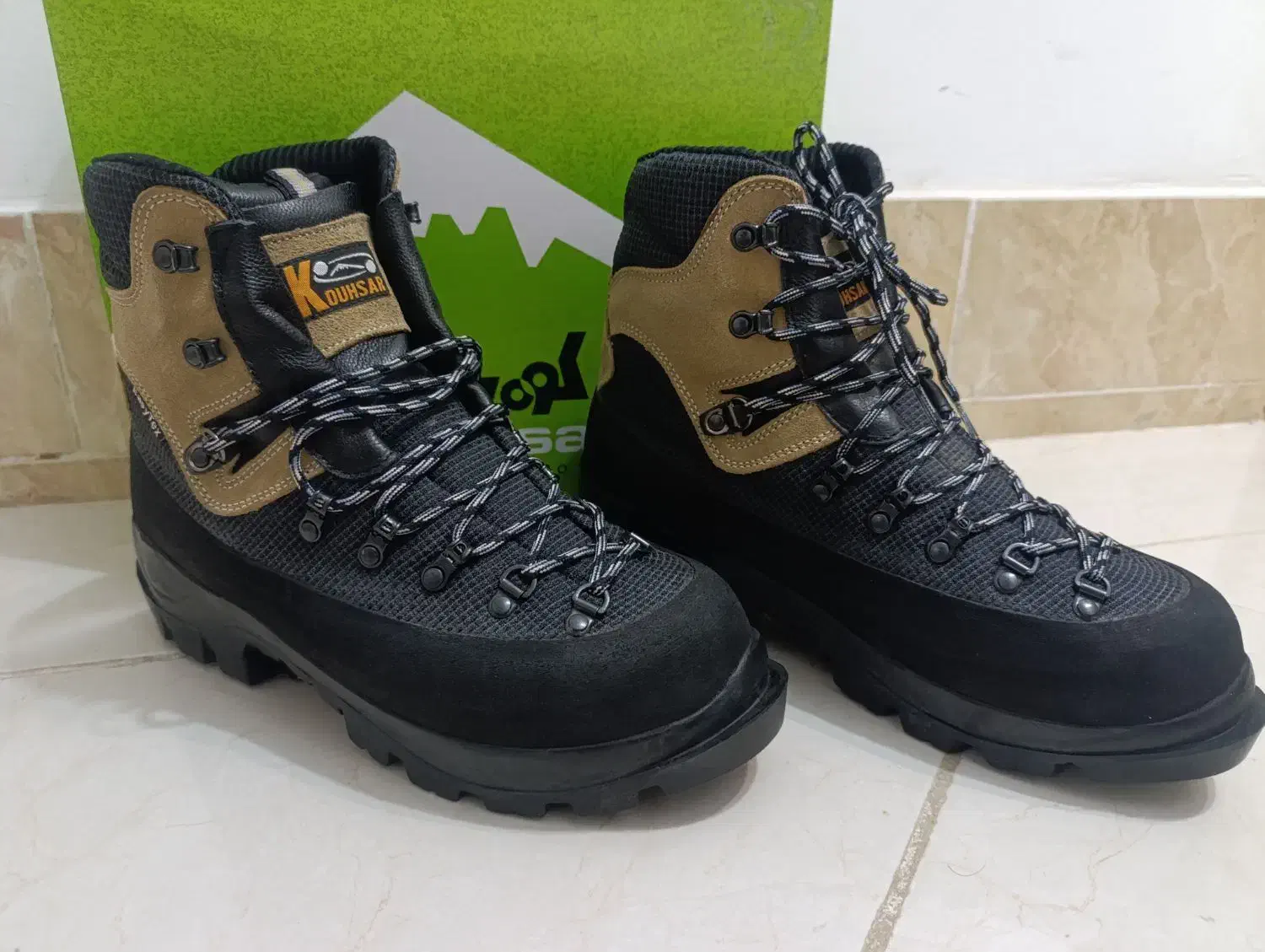 کفش کوهنوردی و کفش ایمنی|کیف، کفش، کمربند|بیرجند, |دیوار