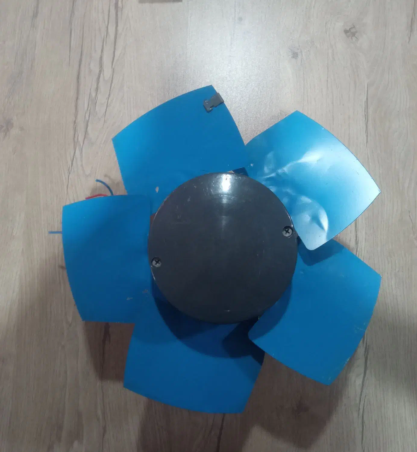 فن دمنده|پنکه و تصفیهکنندهٔ هوا|فردیس, نگارستان|دیوار