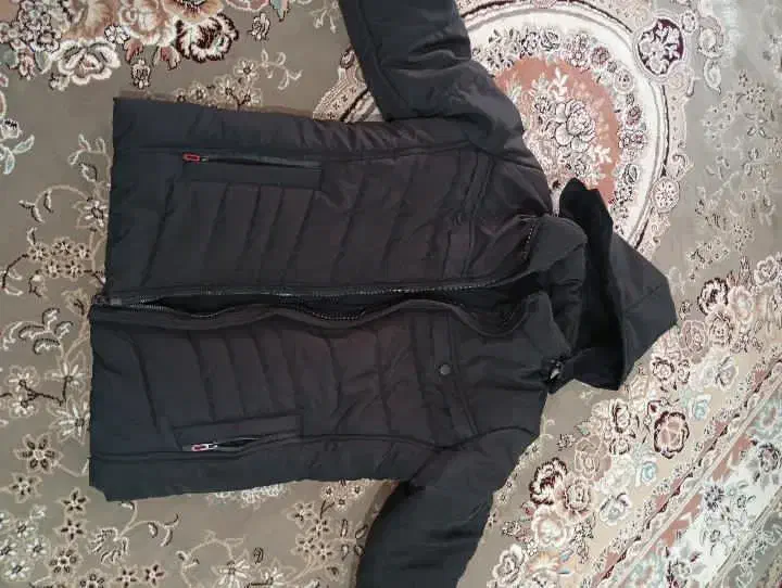 کاپشن|لباس|ثلاث باباجانی, |دیوار