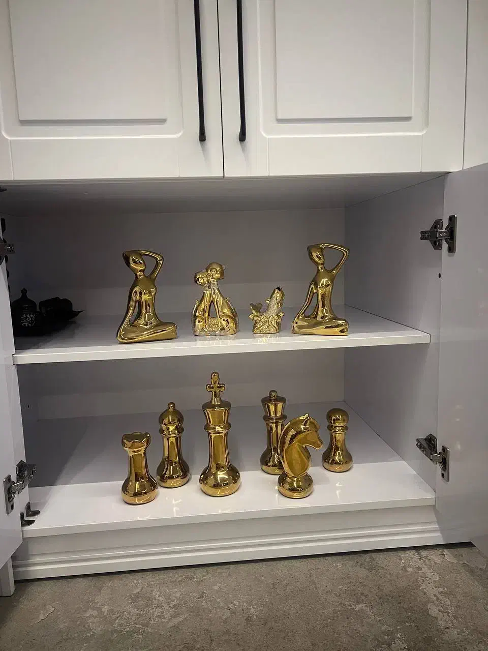 مجسمه|مجسمه، تندیس، ماکت|رشت, سعدی (تختی)|دیوار