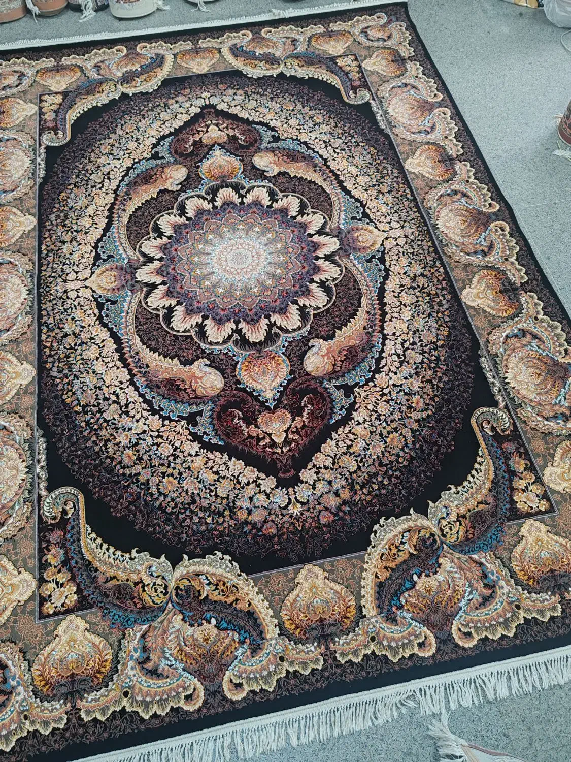 2تخته فرش 9متری زمرد طرح فروزان در حدنو|فرش|قم, نیروگاه|دیوار