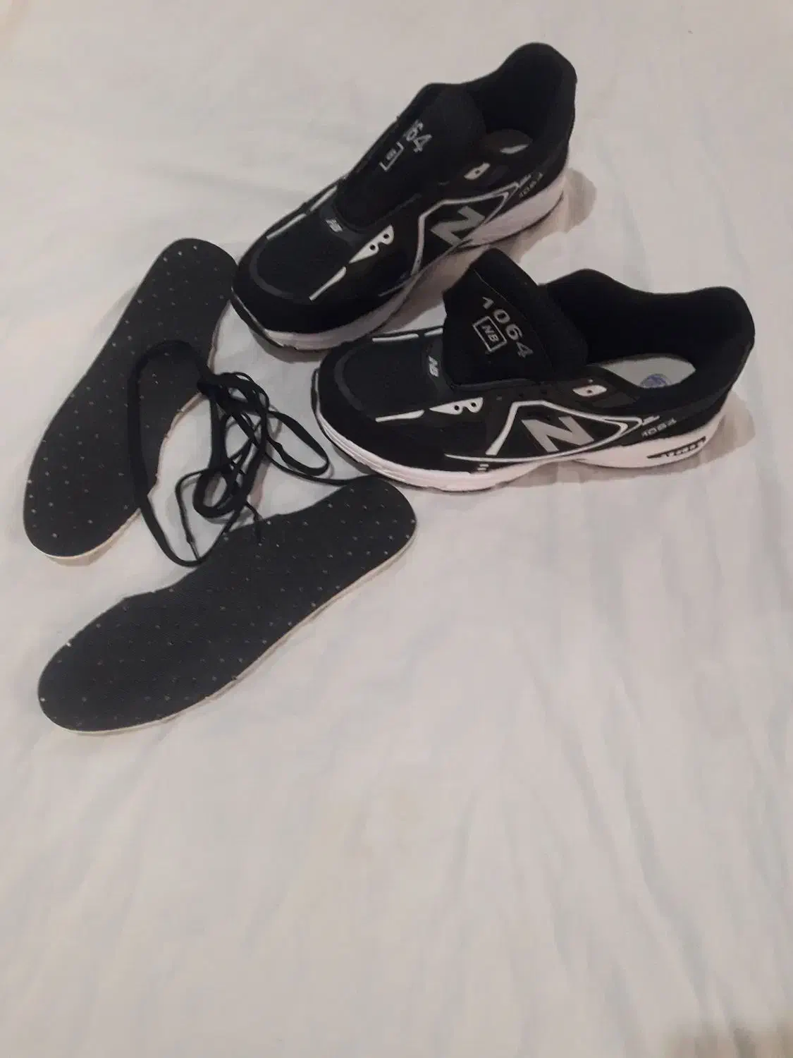 کتونی نو|کیف، کفش، کمربند|ساری, |دیوار