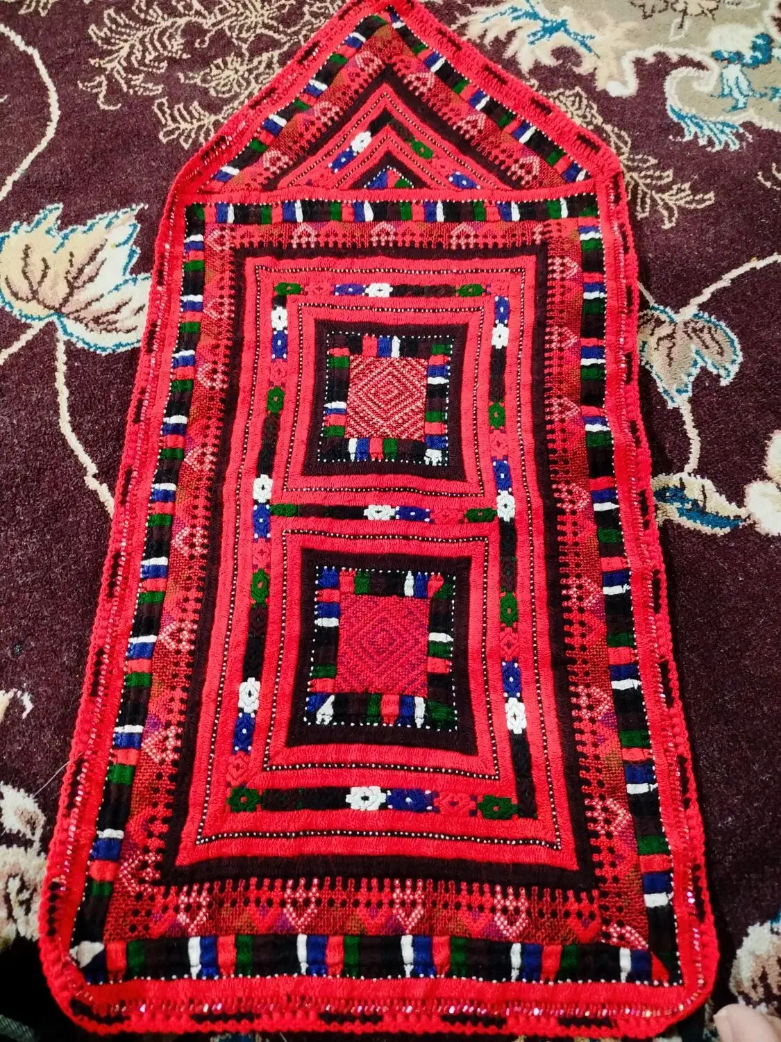 زیاستین|لباس|سراوان, |دیوار