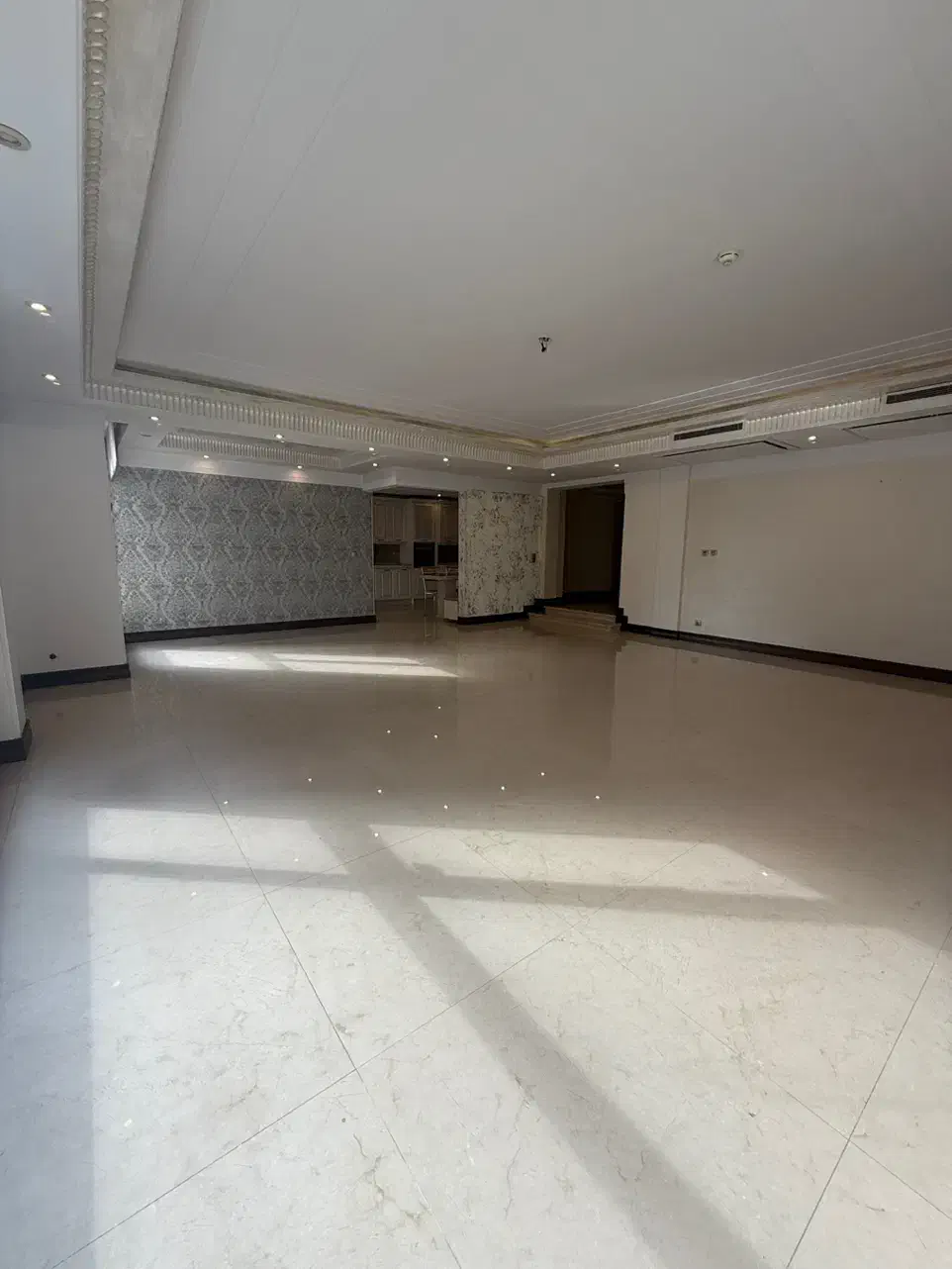 زعفرانیه ۲۳۰ متر آپارتمان لوکس