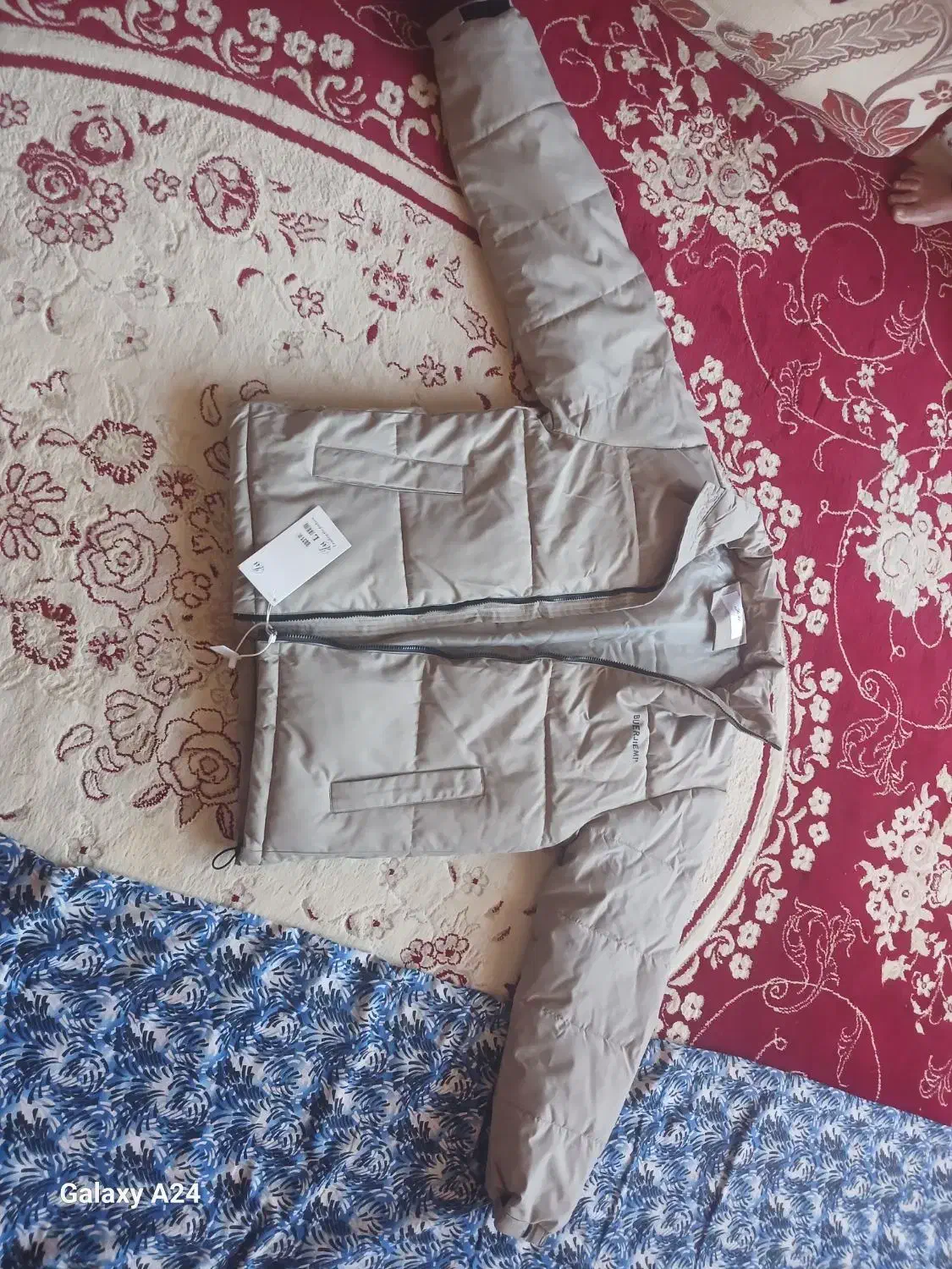 کاپشن|لباس|لاران, |دیوار