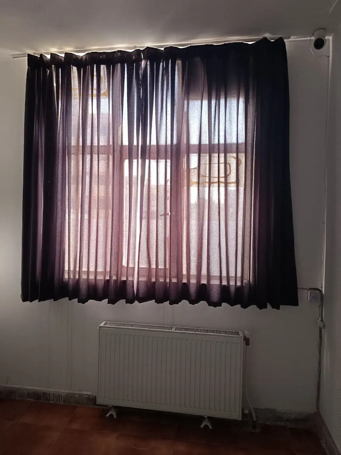 پرده طوسی چین دار|پرده، رانر، رومیزی|مشهد, سجادیه|دیوار