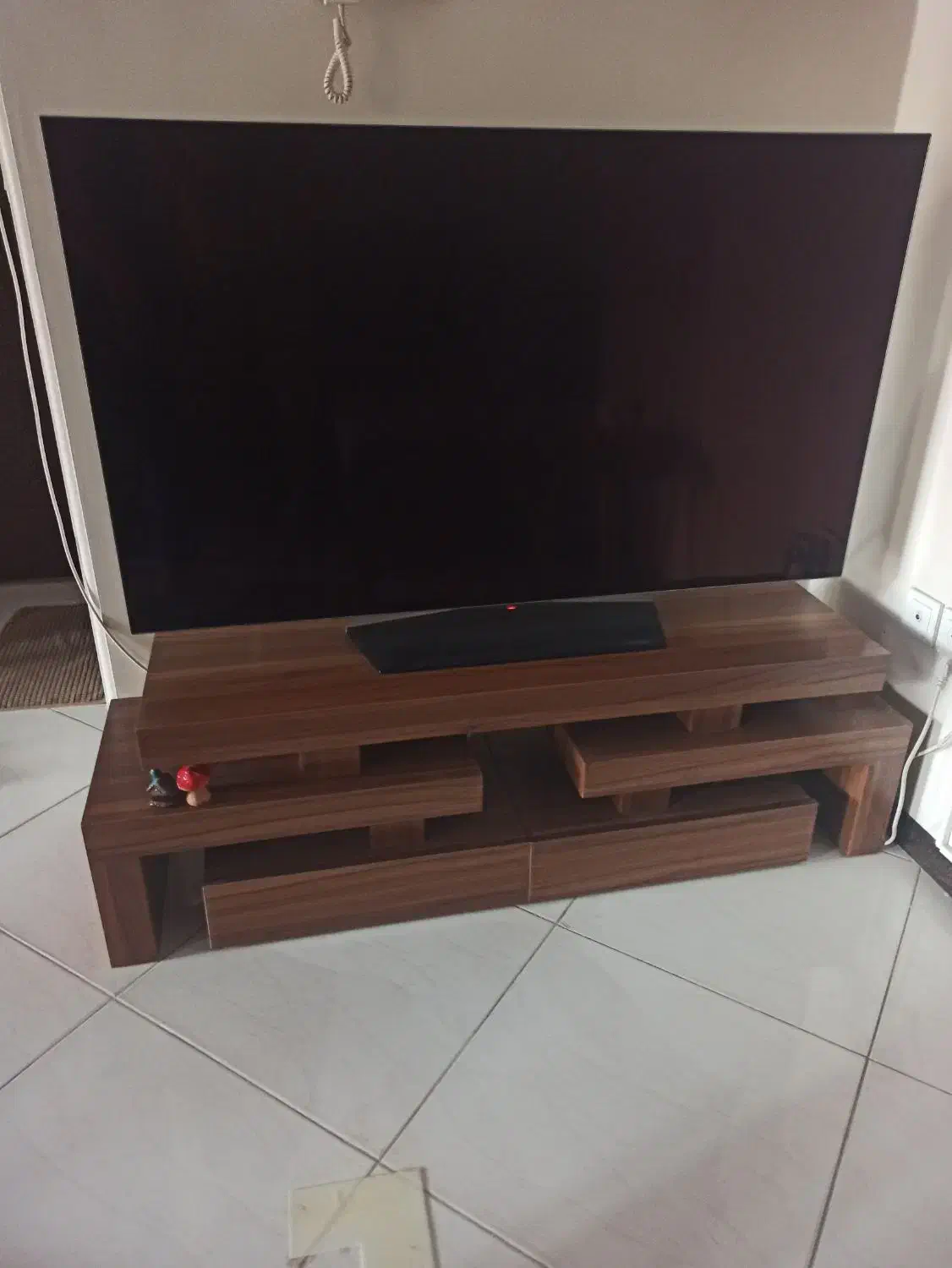 میز تلویزیون شیک ودر حدنو.طول وعرض وطرح متغیر|میز تلویزیون|تهران, سبلان (لشگر)|دیوار