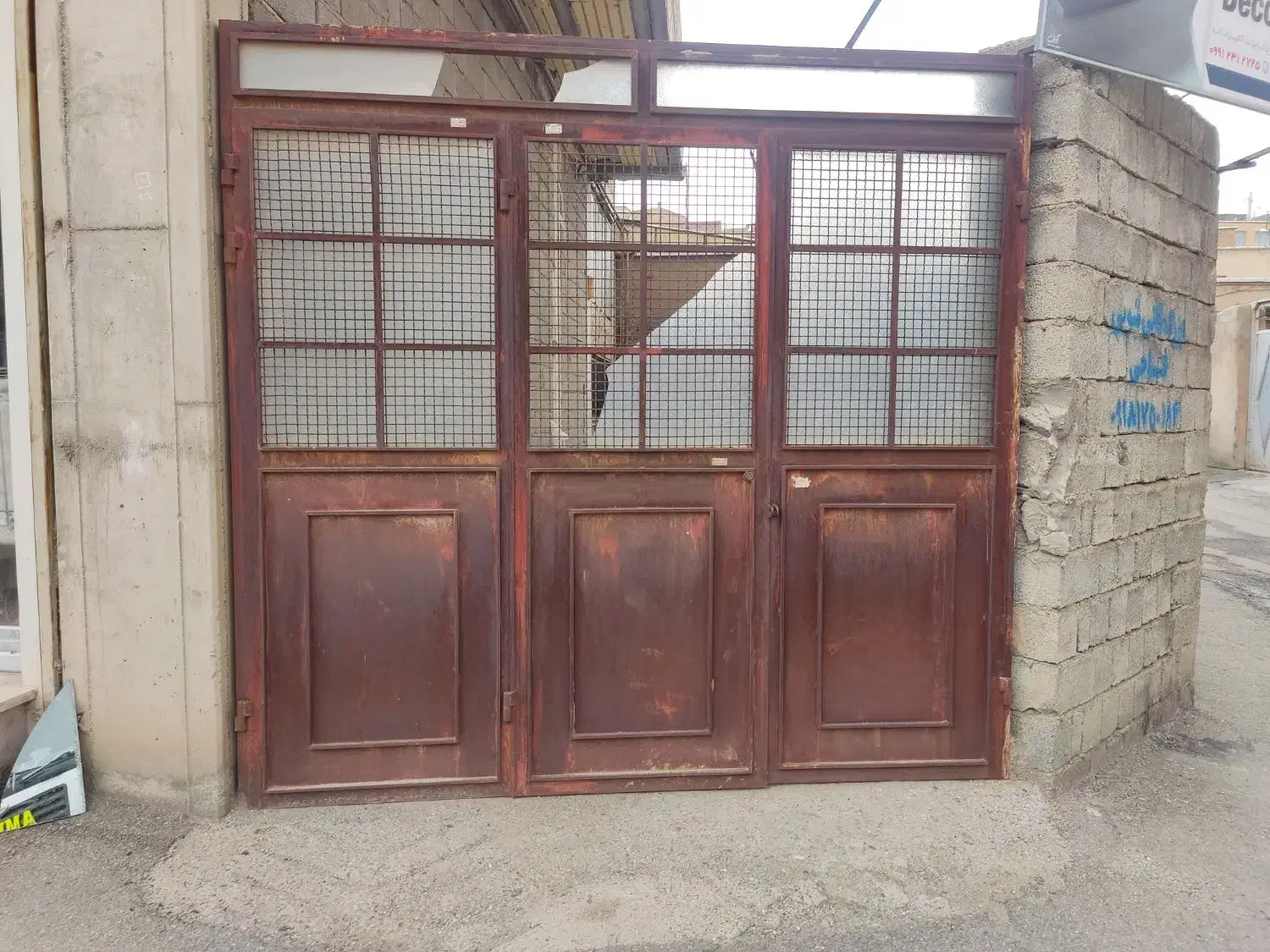 درب حیاط .|مصالح و تجهیزات ساختمان|سقز, |دیوار