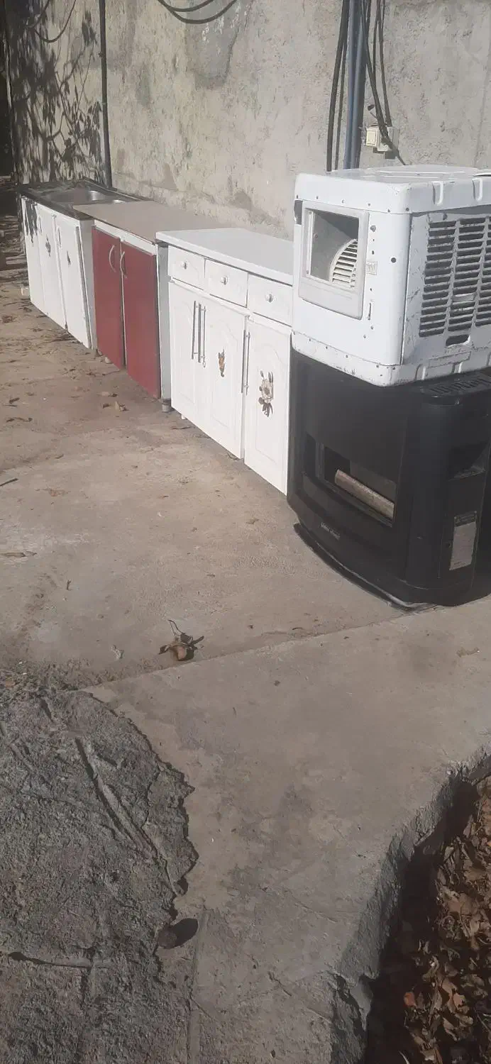 چند عدد کابینت سالم|آب‌چکان و نظم‌دهنده ظروف|صحنه, |دیوار