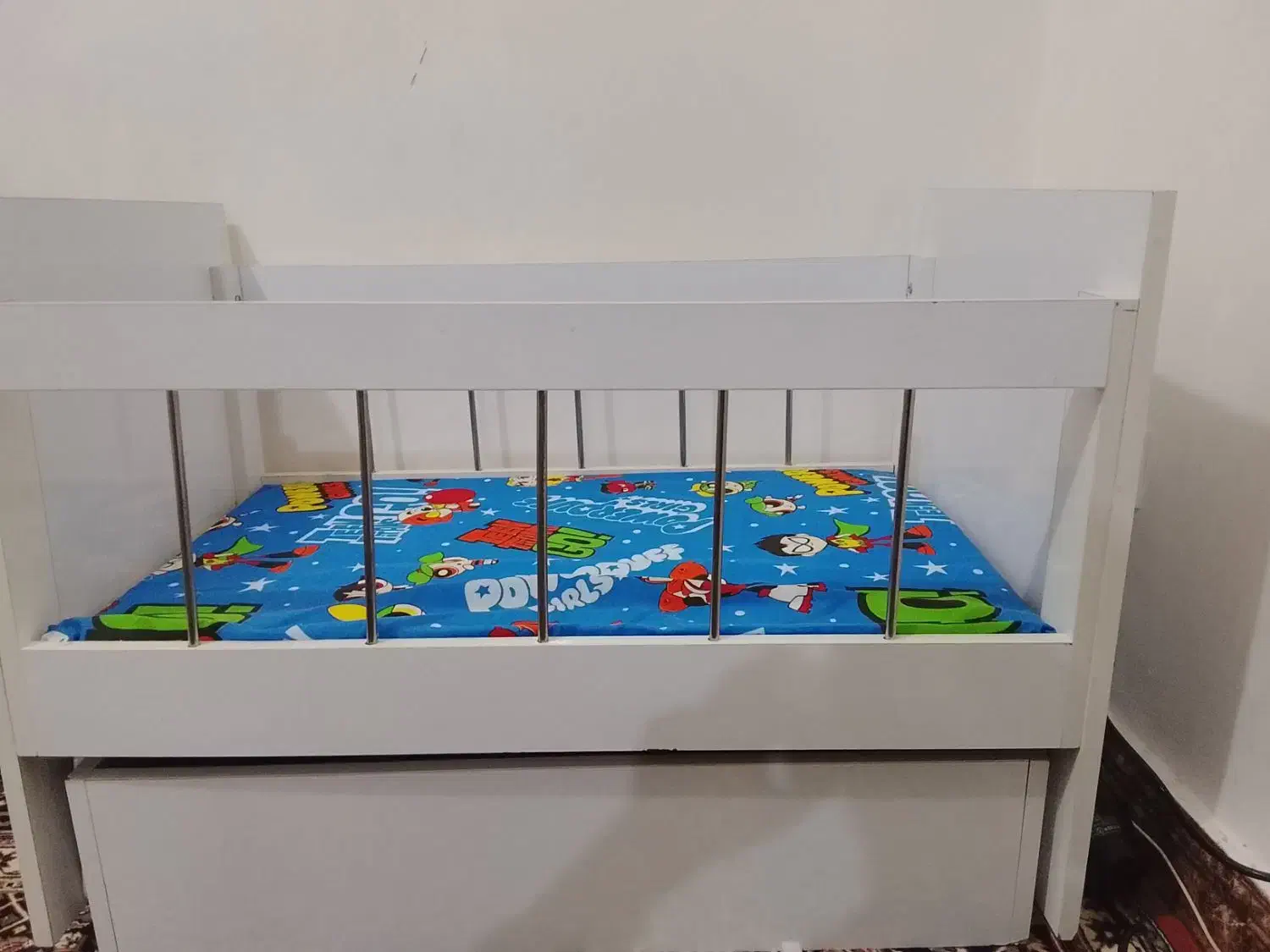 تخت گهواره ای نوزاد|تخت و صندلی بچه|سردرود, |دیوار