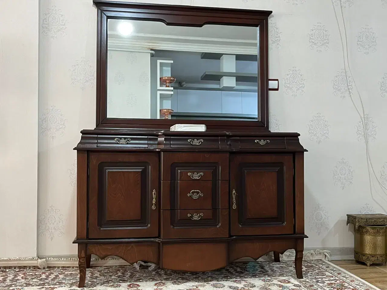 سرویس خواب در حد نو ومیز کنسول|تخت و سرویس خواب|زند, |دیوار