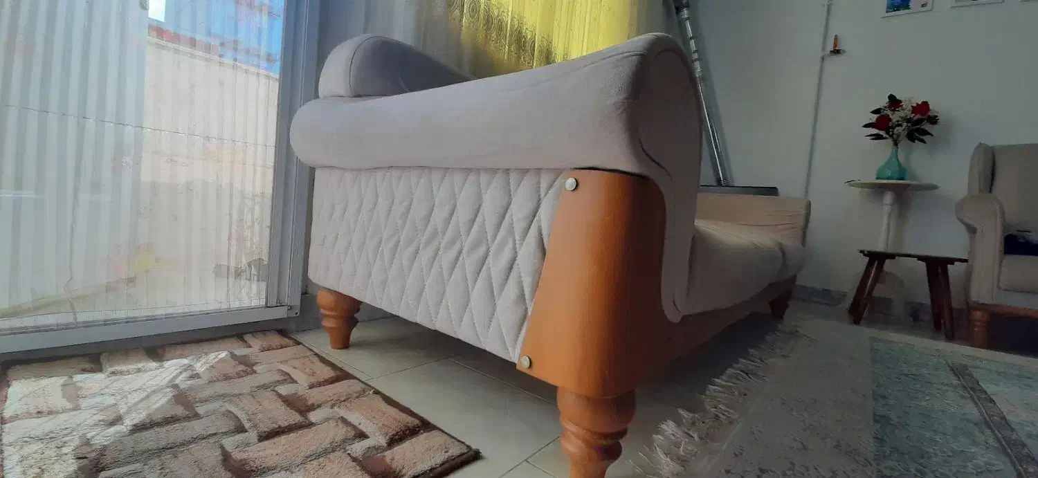 ۲عددمبل سه نفره|مبلمان خانگی و میز عسلی|رشت, خرسندی|دیوار