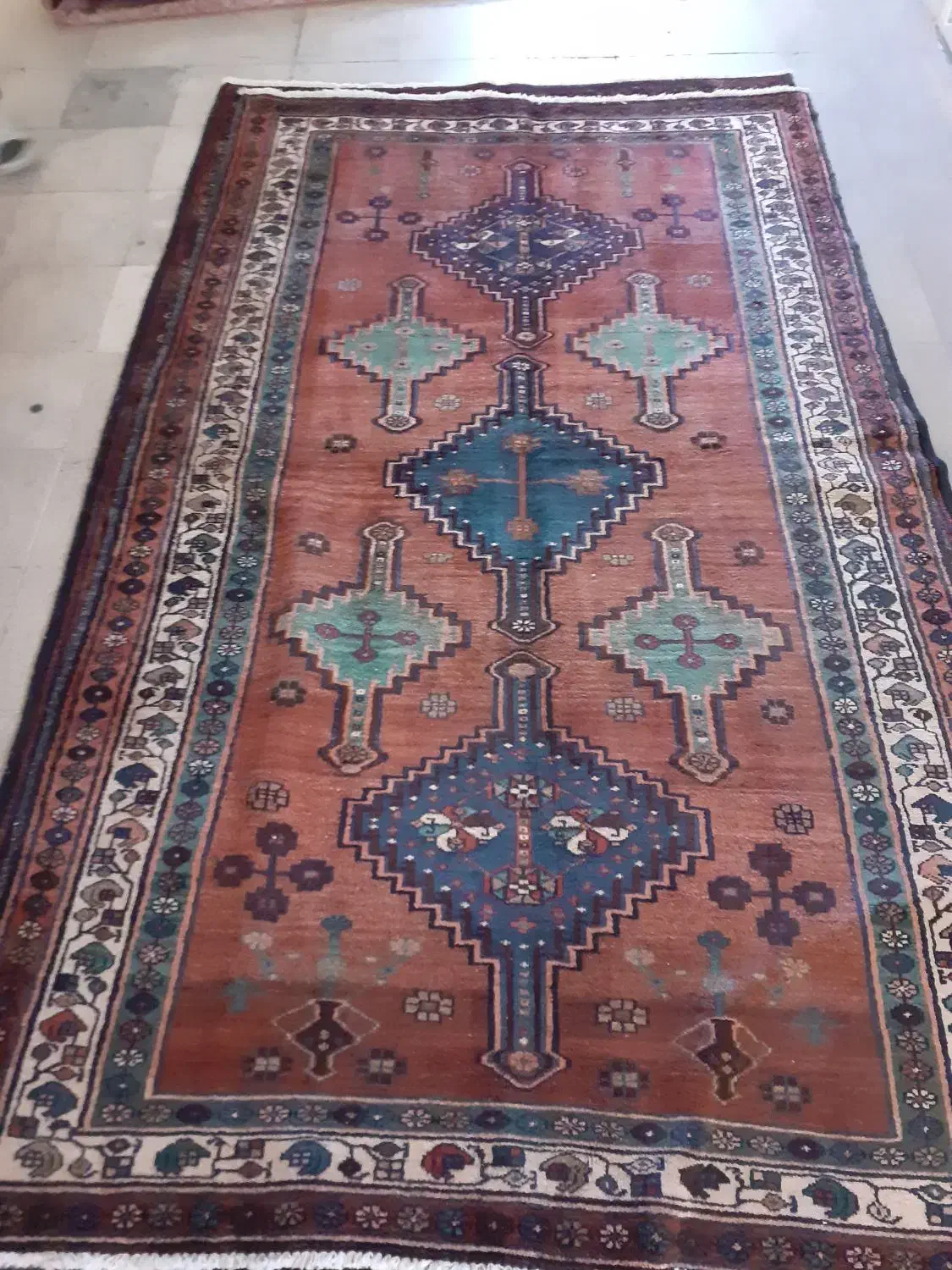 یک جفت کناره گوشتدار .و یک جفت قالیچه کهنه|فرش|تهران, سنگلج (شاپور)|دیوار