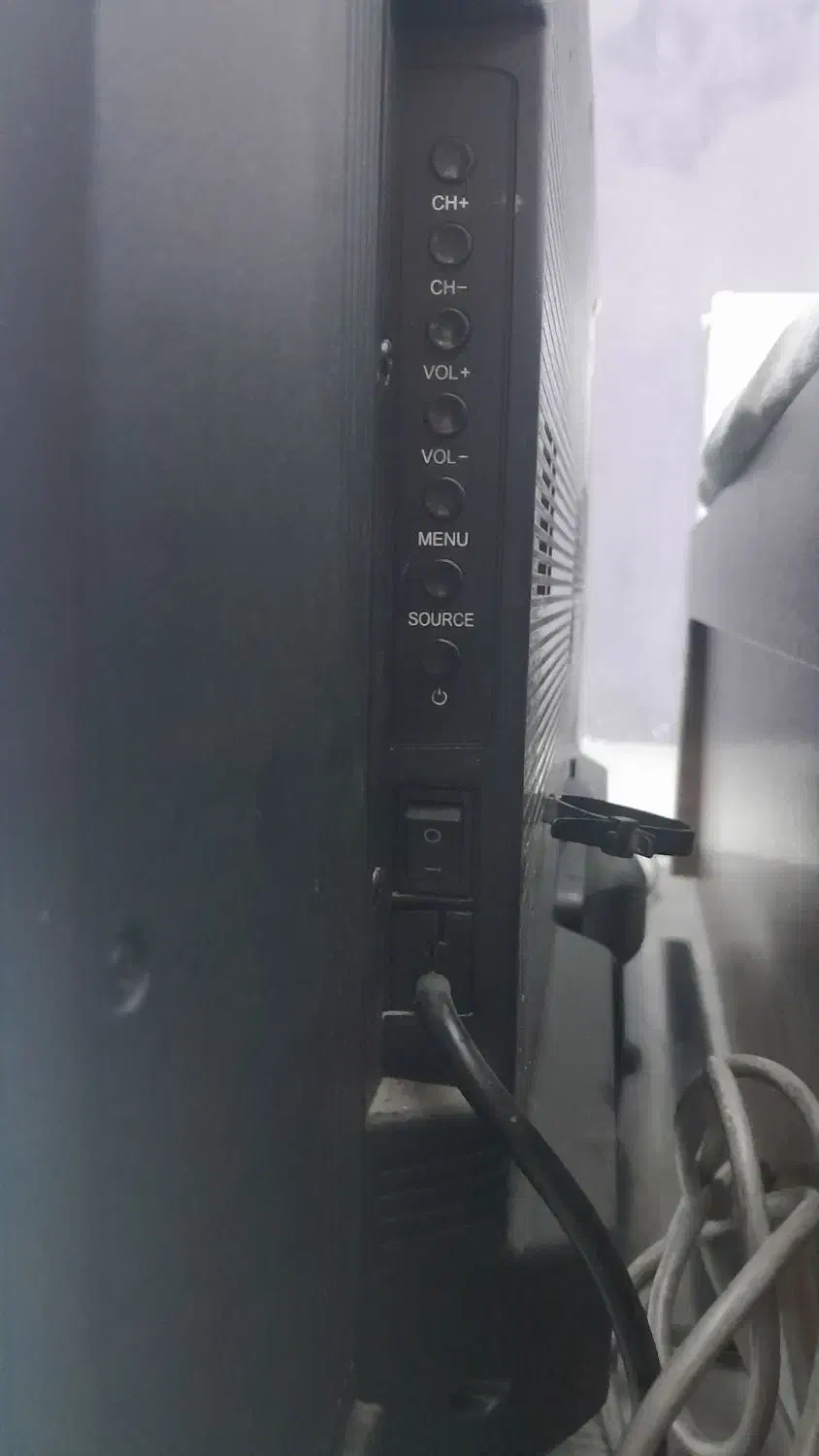 تلویزیون ۴۲اینچ مارک سونیا|تلویزیون و پروژکتور|گلبهار, شهر جدید گلبهار|دیوار