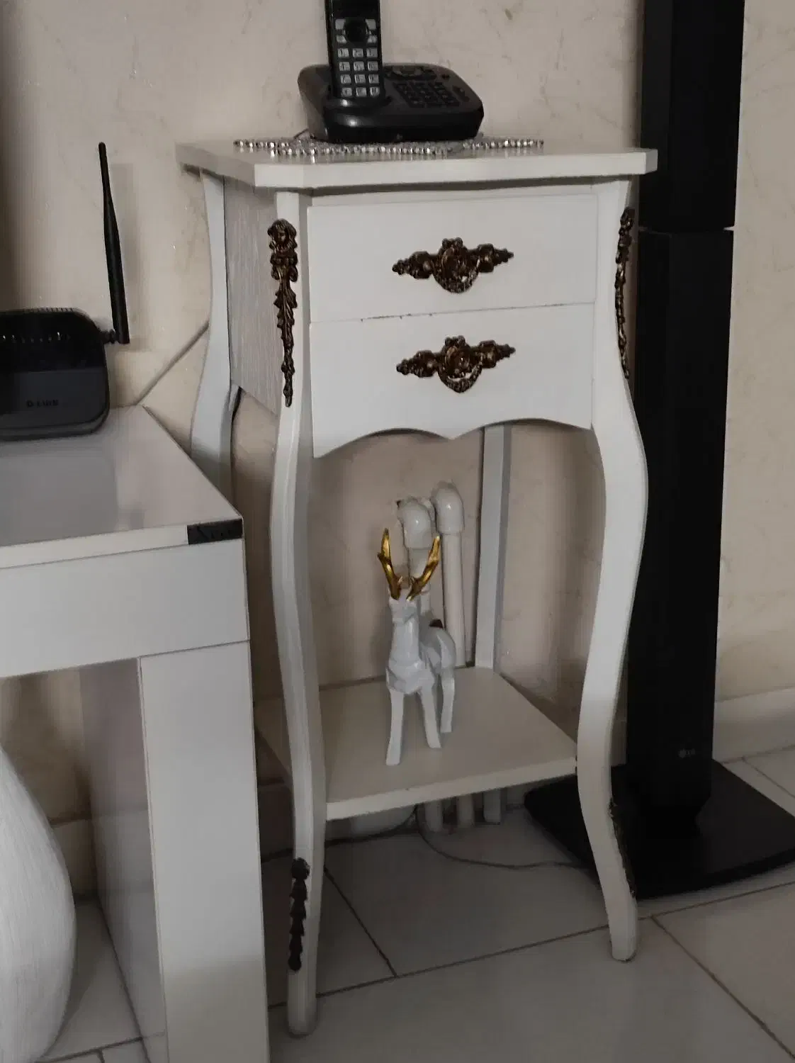 ساعت ایستاده و میز تلفن در حد نو|ساعت دیواری و تزئینی|کرج, مطهری|دیوار