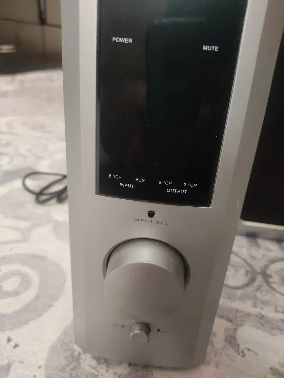 مانیتور ال جی و باند میکرولب|قطعات و لوازم جانبی رایانه|شهریار, شهرک وائین|دیوار