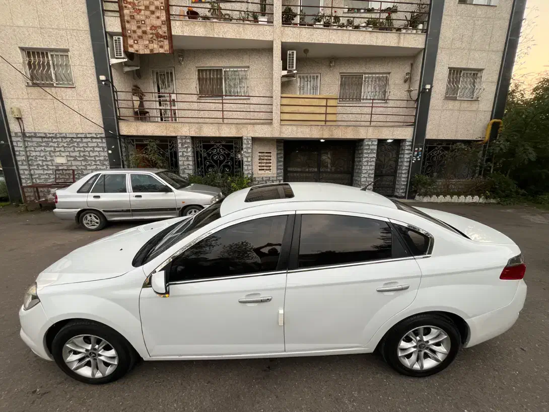 برلیانس ۳۳۰اتومات مدل۹۵|خودرو سواری و وانت|لاهیجان, جمهوری|دیوار