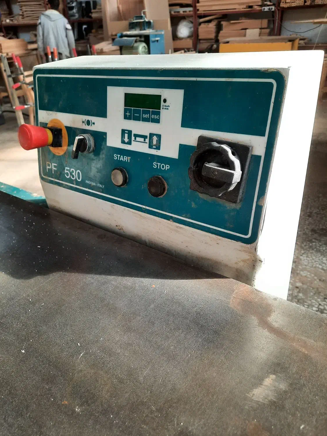 رنده جریجیو|ماشین‌آلات صنعتی|بومهن, |دیوار