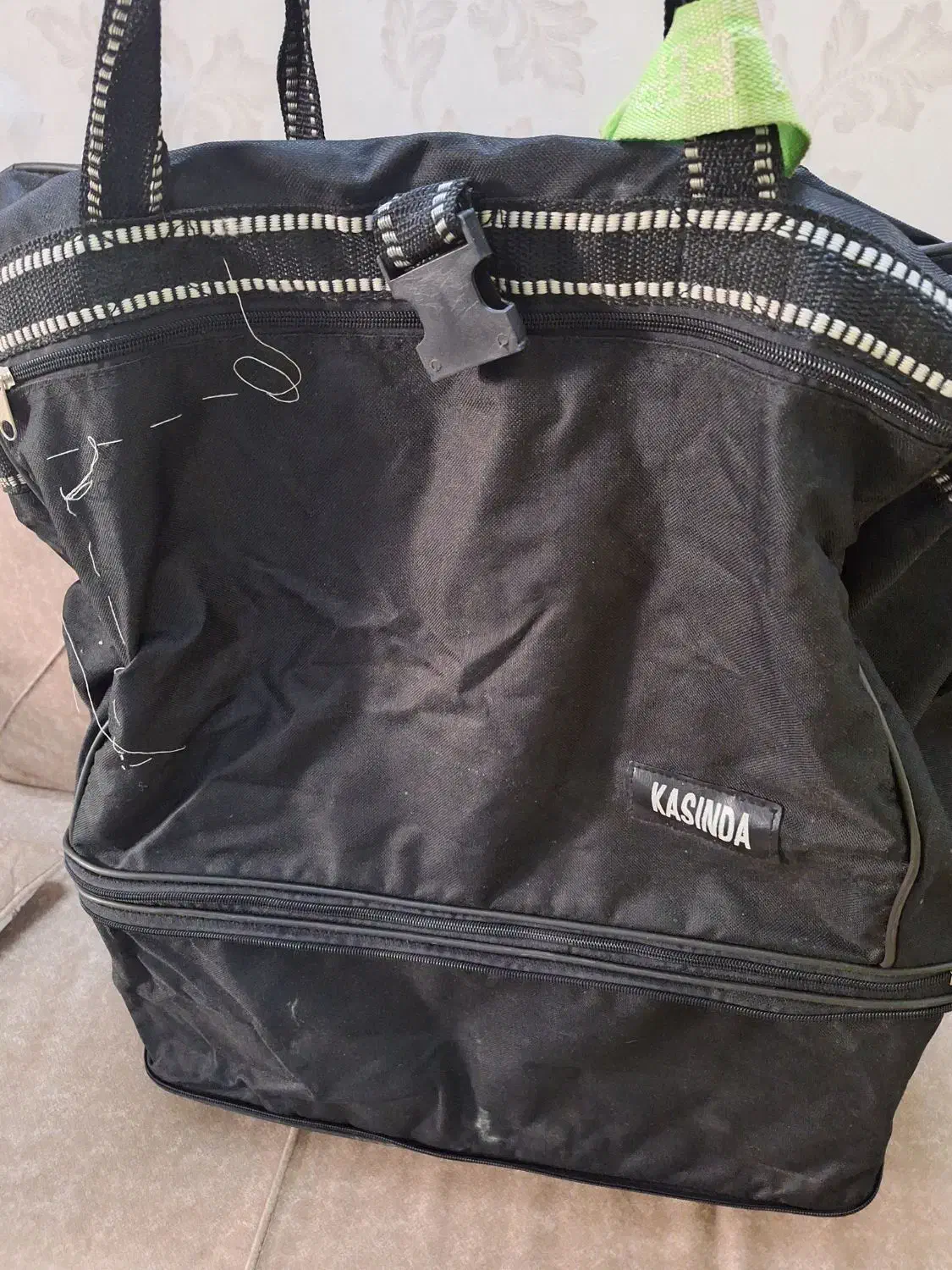 ساک چرخ دار|کیف، کفش، کمربند|شیراز, گود خزینه|دیوار