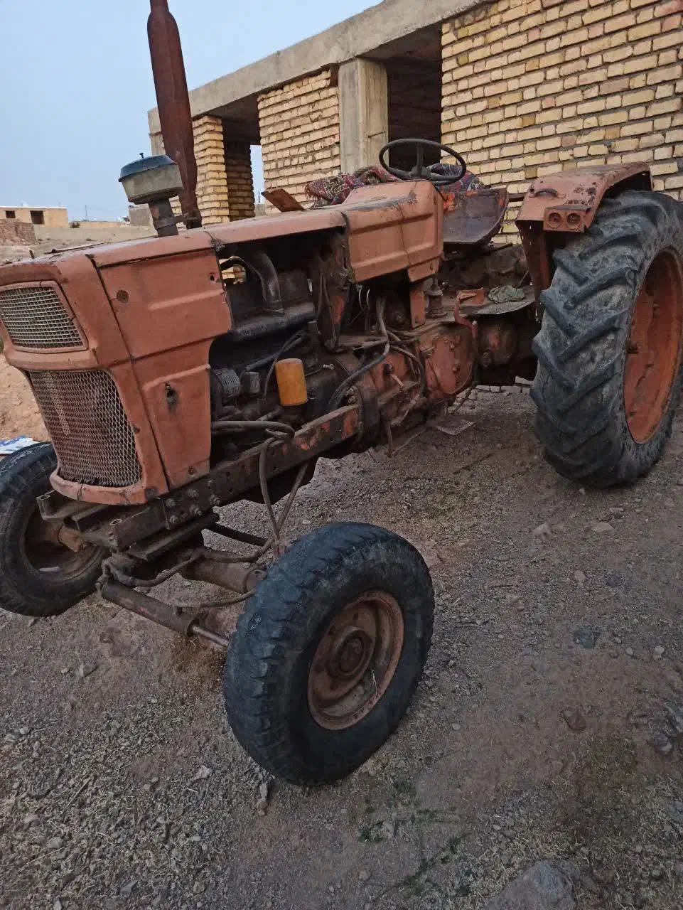 تراکتور رومانی|ماشینآلات صنعتی|سنخواست, |دیوار