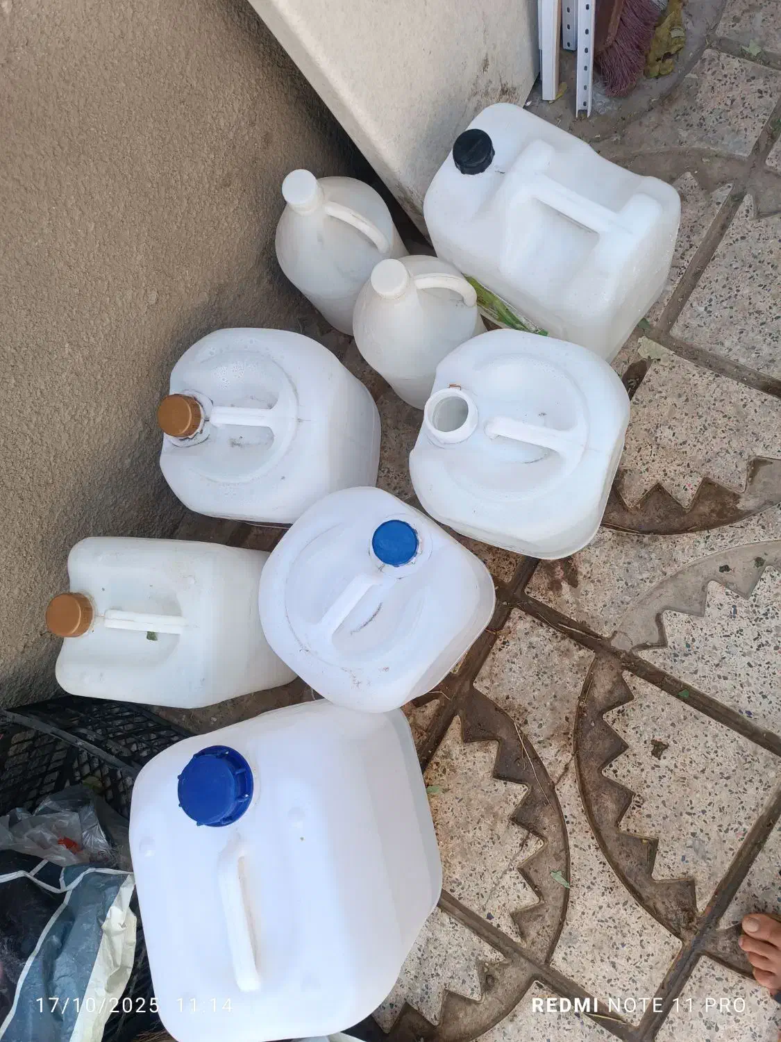 ده لیتری|ظروف نگهدارنده، پلاستیکی، یک‌بارمصرف|همدان, |دیوار