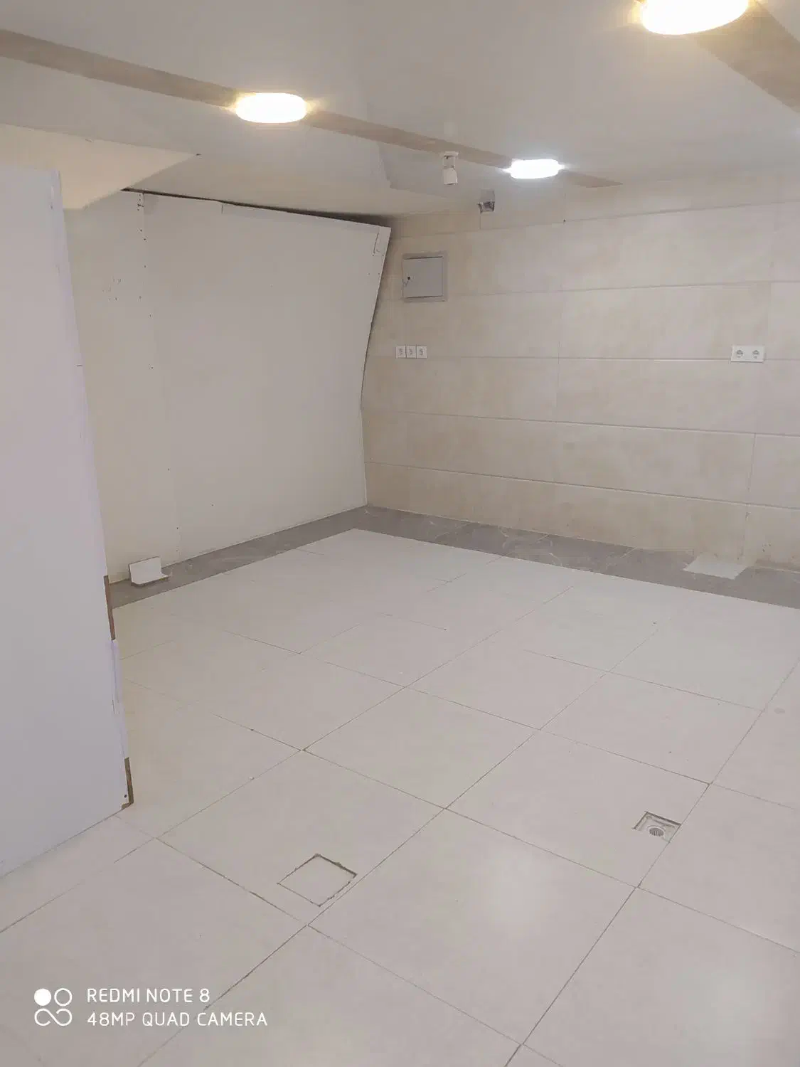 زیر زمین  خ سعدی روبروی عینک نگین|اجارهٔ مغازه و غرفه|سیرجان, |دیوار