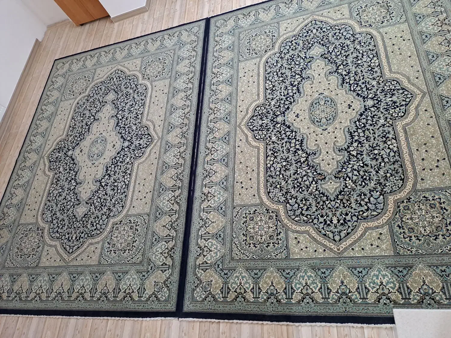 فرش ۹ متری|فرش|رشت, آزادگان|دیوار