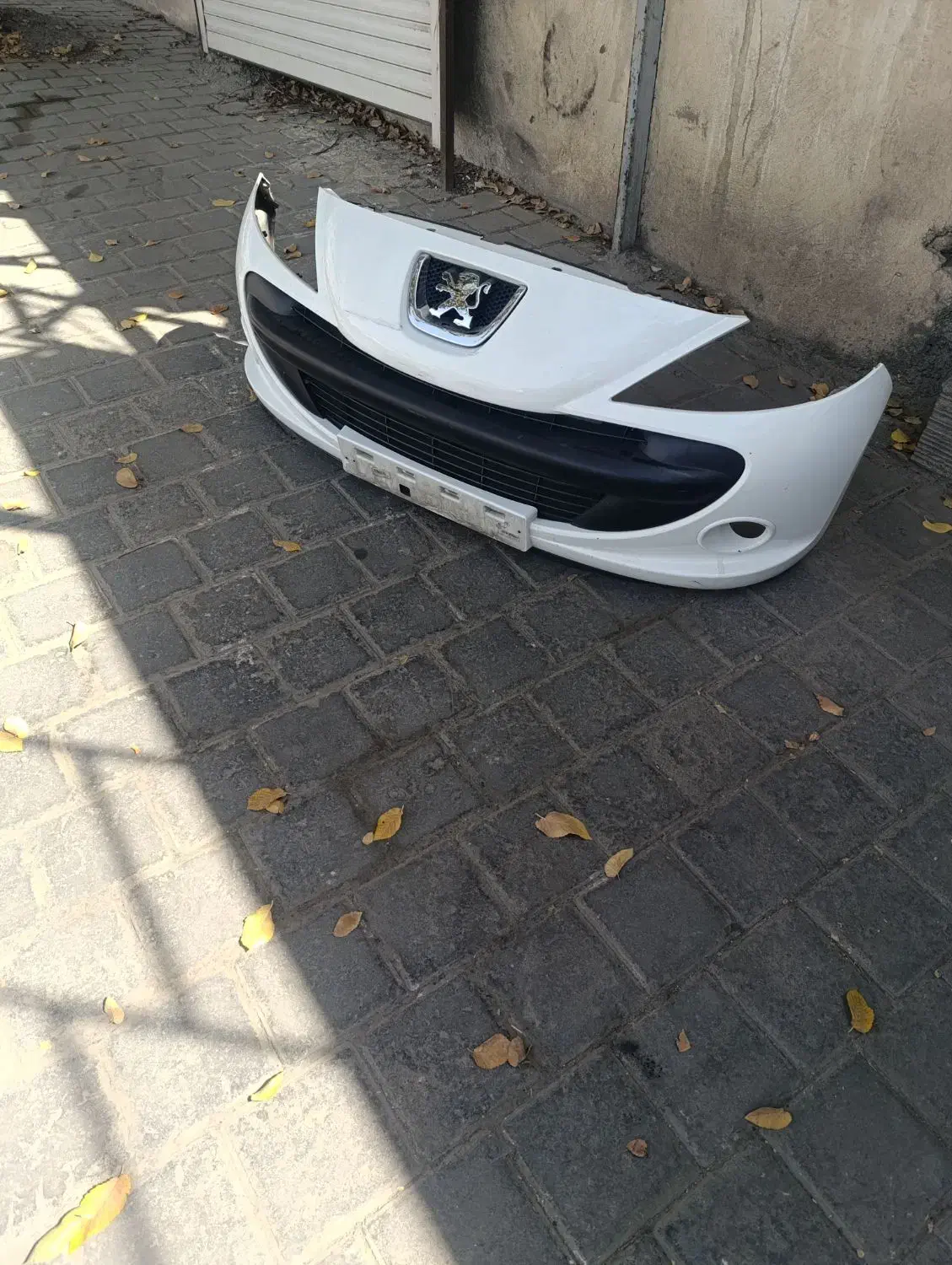 سپر جلو 207 بدون شکستگی یه خط زیر ارمشداره .|قطعات یدکی و لوازم جانبی|تهران, مجیدآباد|دیوار