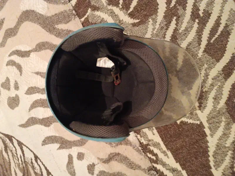 کلاه کاسکت|دوچرخه، اسکیت، اسکوتر|شیراز, کوشک میدان|دیوار