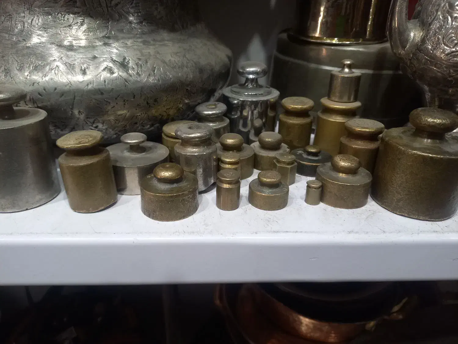 سنگ ترازو برنج قدیمی|کلکسیون اشیاء عتیقه|اراک, |دیوار