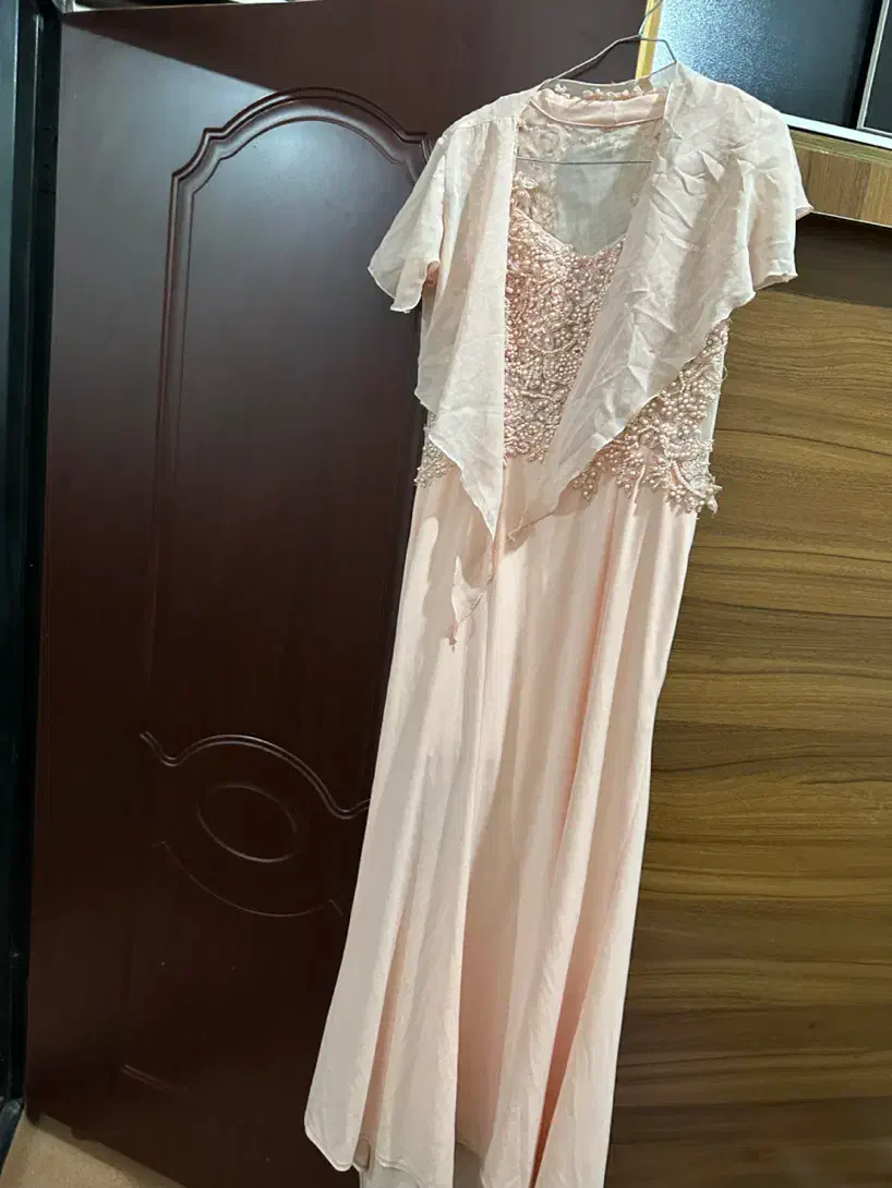 پیرهن مجلسی|لباس|مشگین شهر, |دیوار