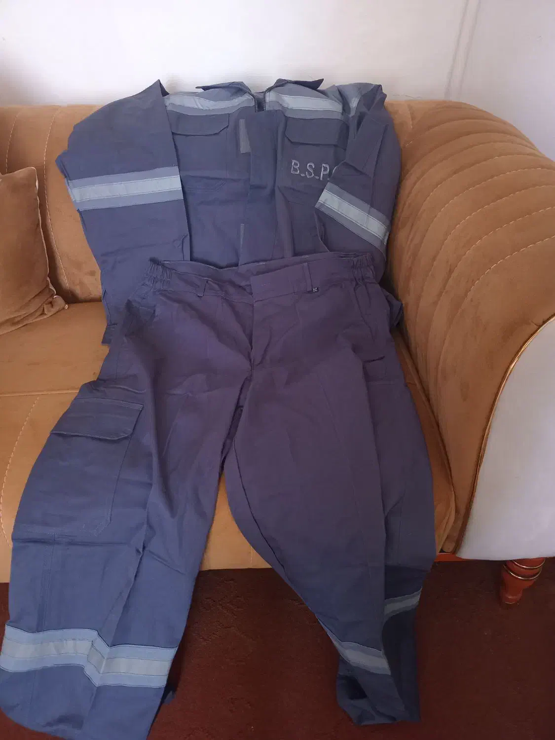 لباس کار مردانه|لباس|فردیس, فردیس|دیوار