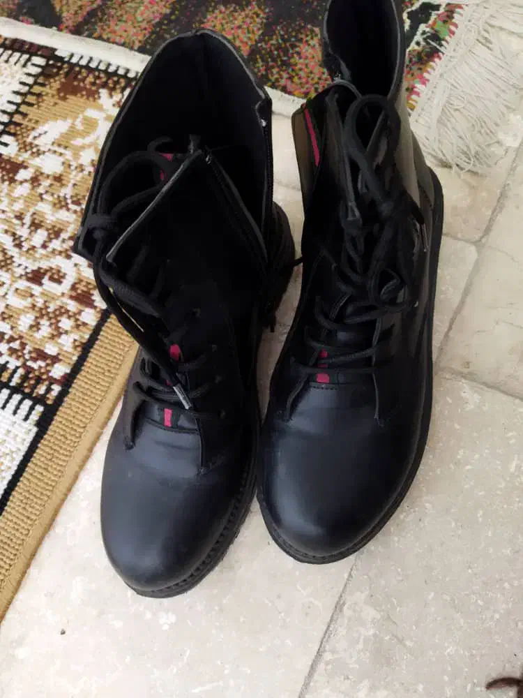 پوتین و کتانی|کیف، کفش، کمربند|اردبیل, |دیوار