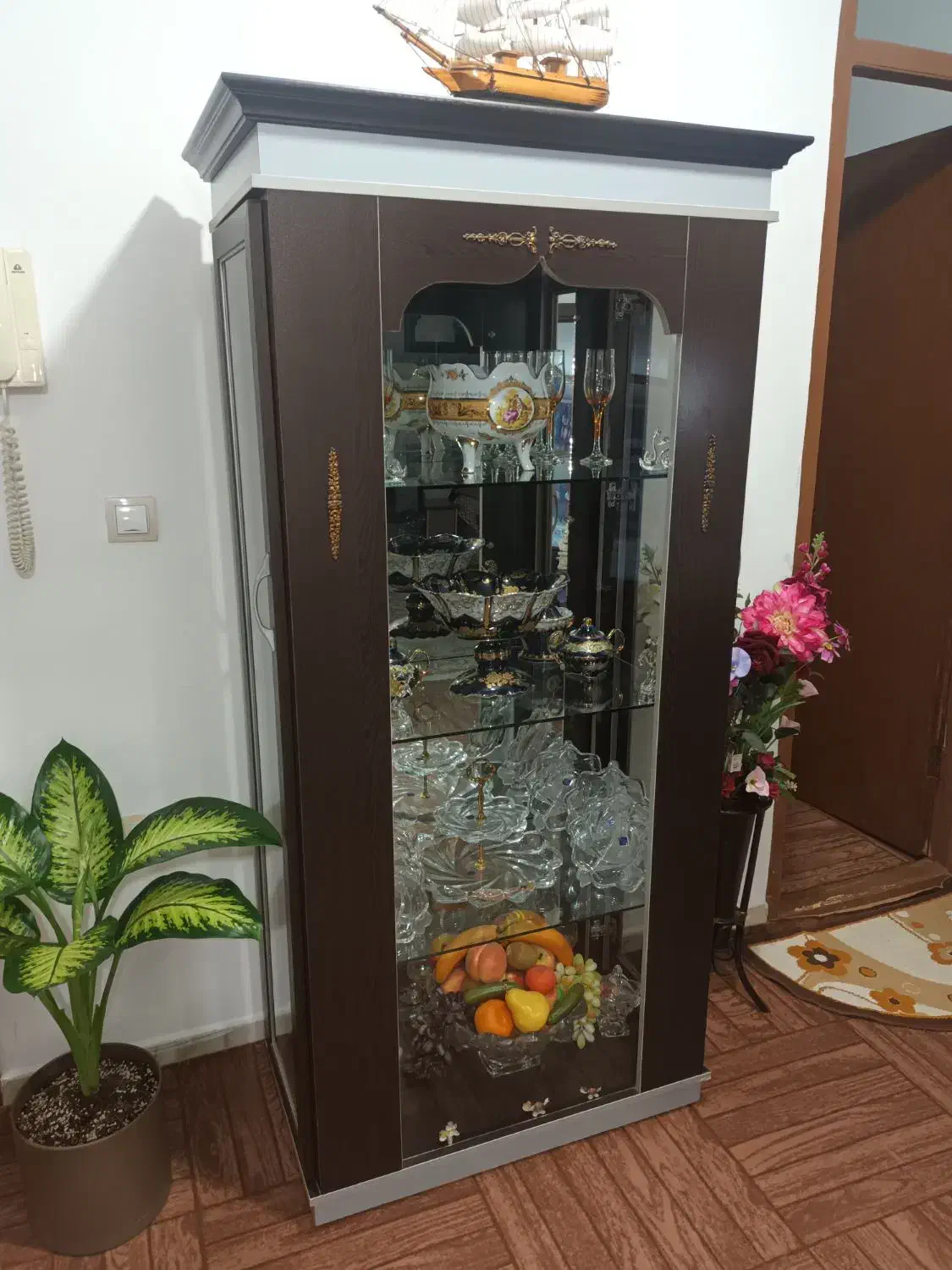 ویترین|بوفه، ویترین، کنسول|رشت, شهرک شهید مفتح|دیوار